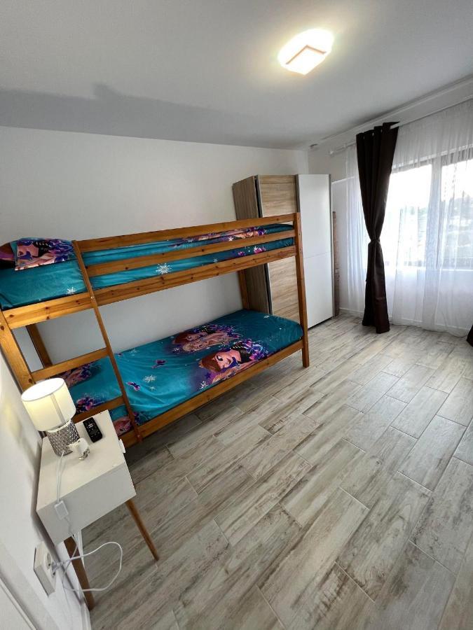 Luxurious Apartment With 3 Rooms And 2 Bathrooms In Corabia Ngoại thất bức ảnh